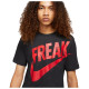 GA M NK DF FREAK PRINT SS TEE